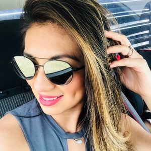 Meet your Posher, Alma